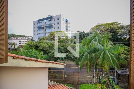 Casa de condomínio à venda com 220m², 5 quartos e 2 vagas Casa de condomínio à venda com 220m², 5 quartos e 2 vagasVista
