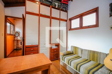 Casa de condomínio à venda com 220m², 5 quartos e 2 vagas Casa de condomínio à venda com 220m², 5 quartos e 2 vagasCobertura