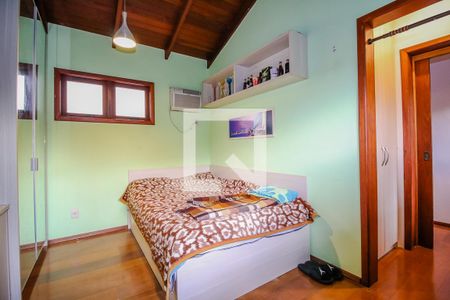 Casa de condomínio à venda com 220m², 5 quartos e 2 vagas Casa de condomínio à venda com 220m², 5 quartos e 2 vagasQuarto 4