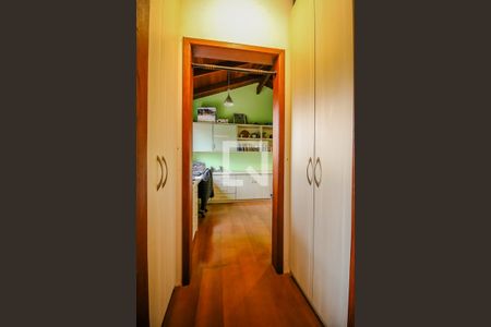 Casa de condomínio à venda com 220m², 5 quartos e 2 vagas Casa de condomínio à venda com 220m², 5 quartos e 2 vagasQuarto 4