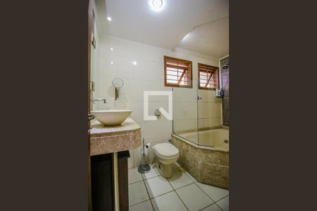 Casa de condomínio à venda com 220m², 5 quartos e 2 vagas Casa de condomínio à venda com 220m², 5 quartos e 2 vagasSuite