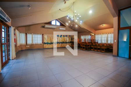 Casa de condomínio à venda com 220m², 5 quartos e 2 vagas Casa de condomínio à venda com 220m², 5 quartos e 2 vagasÁrea comum