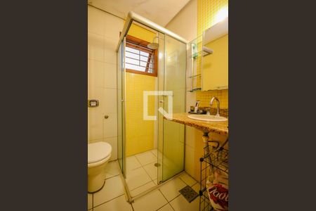 Casa de condomínio à venda com 220m², 5 quartos e 2 vagas Casa de condomínio à venda com 220m², 5 quartos e 2 vagasBanheiro