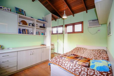 Casa de condomínio à venda com 220m², 5 quartos e 2 vagas Casa de condomínio à venda com 220m², 5 quartos e 2 vagasQuarto 4
