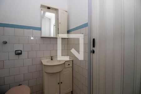 Banheiro de kitnet/studio à venda com 1 quarto, 27m² em Floresta, Porto Alegre