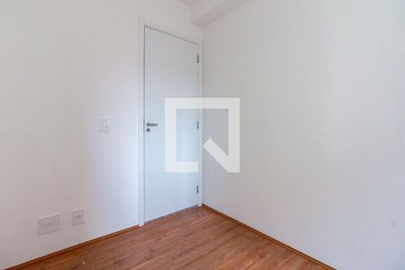 Quarto 1 de apartamento para alugar com 2 quartos, 32m² em Vila Carmosina, São Paulo