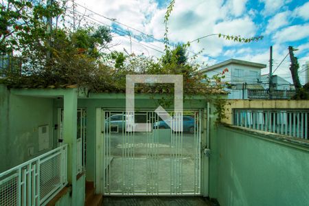 Vista da sala de casa à venda com 4 quartos, 239m² em Jardim Bela Vista, Santo André