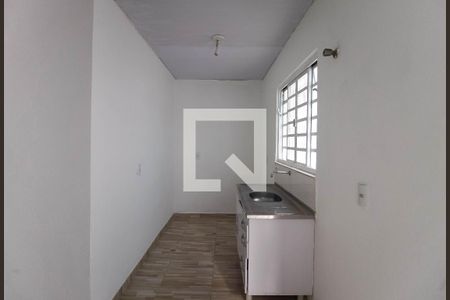 Cozinha de casa para alugar com 1 quarto, 27m² em Vila Ema, São Paulo