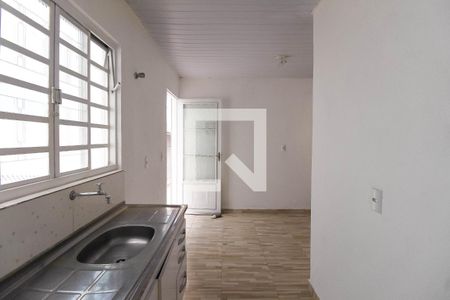 Cozinha de casa para alugar com 1 quarto, 27m² em Vila Ema, São Paulo