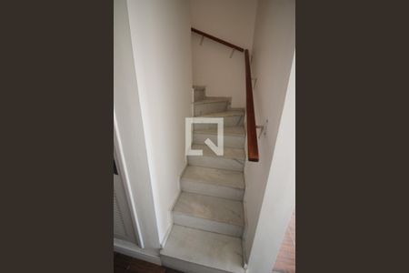 Escada de apartamento à venda com 2 quartos, 160m² em Medianeira, Porto Alegre