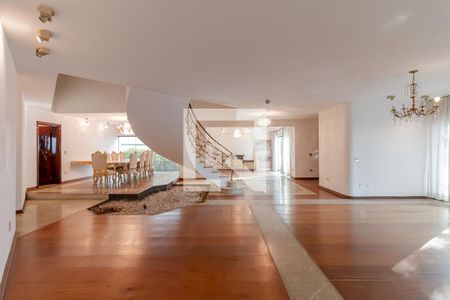 Casa à venda com 600m², 4 quartos e 5 vagasSala de Estar
