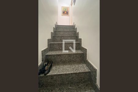 Escada de casa à venda com 3 quartos, 210m² em Olímpico, São Caetano do Sul