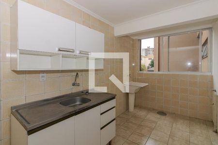 Cozinha de apartamento para alugar com 1 quarto, 45m² em Passo D’areia, Porto Alegre