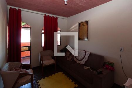 Sala de casa à venda com 2 quartos, 360m² em Parque Duval de Barros, Contagem