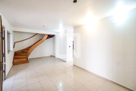 Sala de casa à venda com 4 quartos, 147m² em Cidade Mãe do Céu, São Paulo