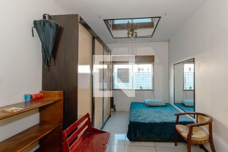 Sala/Quarto de apartamento à venda com 1 quarto, 30m² em Cristal, Porto Alegre