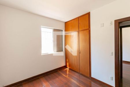 Quarto 1 de apartamento para alugar com 3 quartos, 130m² em Buritis, Belo Horizonte