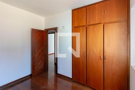 Quarto 2 de apartamento para alugar com 3 quartos, 130m² em Buritis, Belo Horizonte