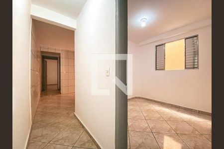 Corredor de casa para alugar com 2 quartos, 125m² em Jardim Trussardi, São Paulo