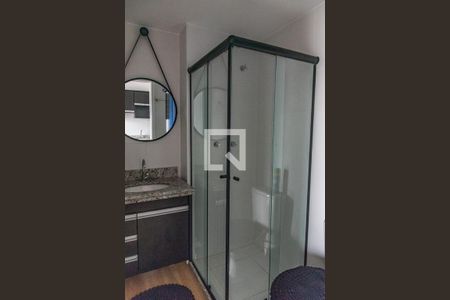 Banheiro de kitnet/studio para alugar com 1 quarto, 28m² em Liberdade, São Paulo