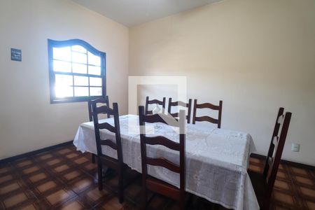 Sala de casa de condomínio para alugar com 5 quartos, 293m² em Jacarepaguá, Rio de Janeiro