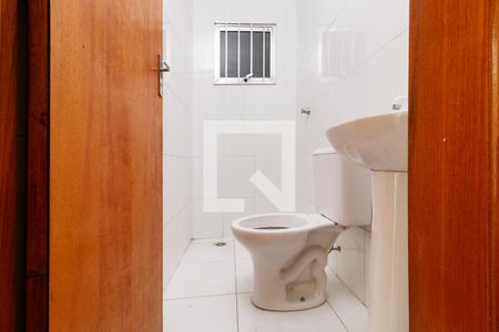 Banheiro de casa de condomínio para alugar com 1 quarto, 30m² em Chácara São João, São Paulo