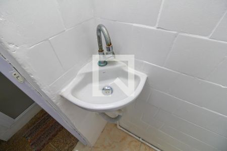 Banheiro de kitnet/studio para alugar com 1 quarto, 30m² em Botafogo, Rio de Janeiro