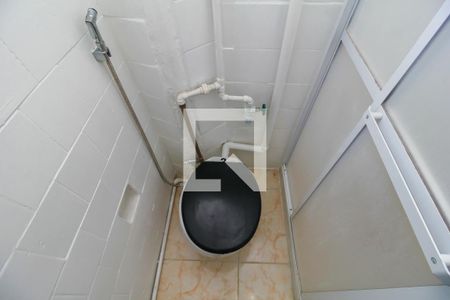 Banheiro de kitnet/studio para alugar com 1 quarto, 30m² em Botafogo, Rio de Janeiro