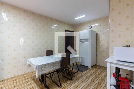 Casa à venda com 345m², 4 quartos e 4 vagas Casa à venda com 345m², 4 quartos e 4 vagasCozinha