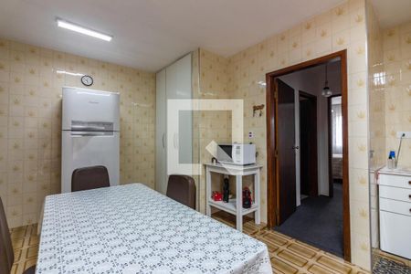 Casa à venda com 345m², 4 quartos e 4 vagas Casa à venda com 345m², 4 quartos e 4 vagasCozinha