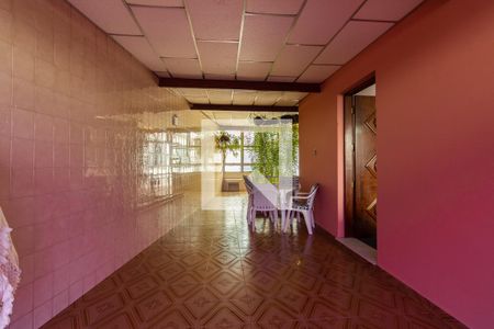 Casa à venda com 345m², 4 quartos e 4 vagas Casa à venda com 345m², 4 quartos e 4 vagasQuintal