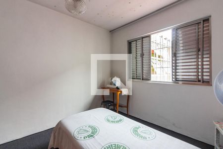 Casa à venda com 345m², 4 quartos e 4 vagas Casa à venda com 345m², 4 quartos e 4 vagasQuarto 2