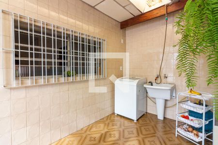 Casa à venda com 345m², 4 quartos e 4 vagas Casa à venda com 345m², 4 quartos e 4 vagasÁrea de Serviço