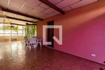 Casa à venda com 345m², 4 quartos e 4 vagas Casa à venda com 345m², 4 quartos e 4 vagasQuintal