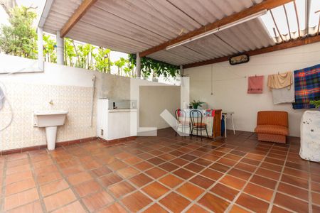 Casa à venda com 345m², 4 quartos e 4 vagas Casa à venda com 345m², 4 quartos e 4 vagasÁrea de Serviço