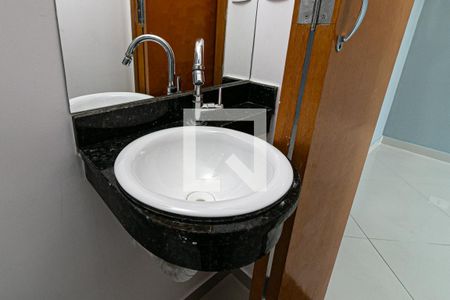 Lavabo de casa de condomínio à venda com 2 quartos, 60m² em Vila Ré, São Paulo