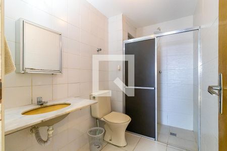 Banheiro de kitnet/studio para alugar com 1 quarto, 34m² em Centro, Campinas