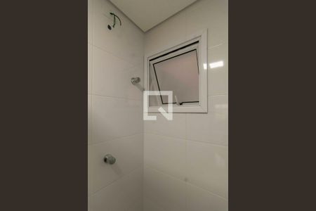 Banheiro de apartamento para alugar com 2 quartos, 45m² em Vila Palmeiras, São Paulo