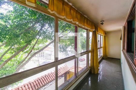 Varanda de casa à venda com 3 quartos, 400m² em Vila Lucia, São Paulo