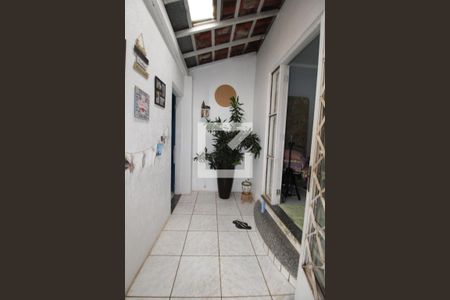 Hall de entrada de casa à venda com 2 quartos, 180m² em Jardim Myrian Moreira da Costa, Campinas