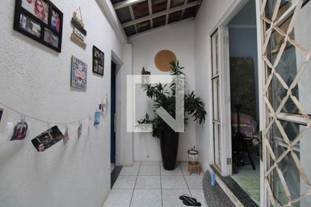 Hall de entrada de casa à venda com 2 quartos, 180m² em Jardim Myrian Moreira da Costa, Campinas