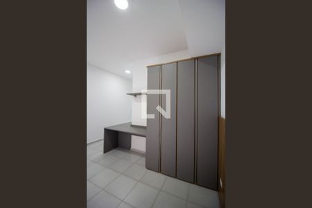 Quarto Sala de kitnet/studio para alugar com 1 quarto, 28m² em Luz, São Paulo