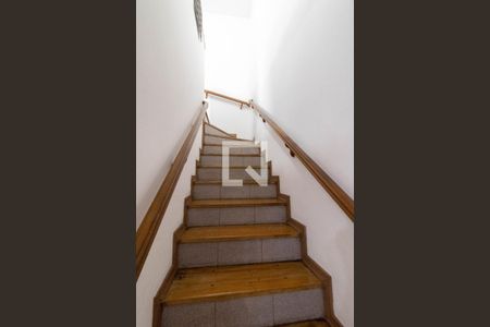 Escada de casa à venda com 4 quartos, 155m² em Vila São Jorge, Guarulhos