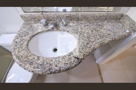 Banheiro Social de casa para alugar com 1 quarto, 65m² em Vila Ivone, São Paulo