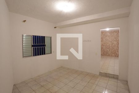 Quarto de casa para alugar com 1 quarto, 40m² em Jardim Eliane, São Paulo