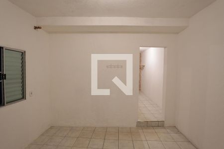 Quarto de casa para alugar com 1 quarto, 40m² em Jardim Eliane, São Paulo