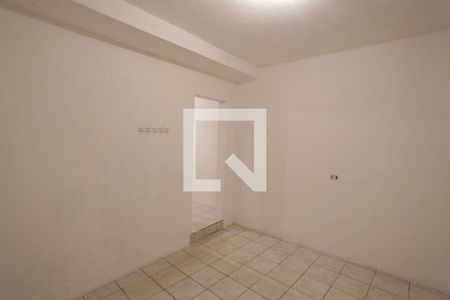 Quarto de casa para alugar com 1 quarto, 40m² em Jardim Eliane, São Paulo