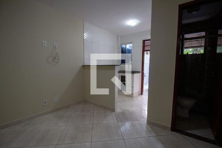 Sala de apartamento para alugar com 1 quarto, 48m² em Recreio dos Bandeirantes, Rio de Janeiro