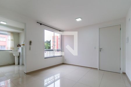 Sala de apartamento para alugar com 2 quartos, 48m² em Tatuquara, Curitiba