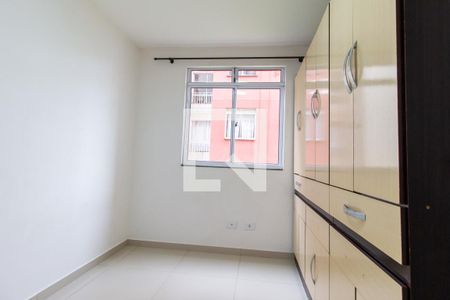 Quarto 2 de apartamento para alugar com 2 quartos, 48m² em Tatuquara, Curitiba